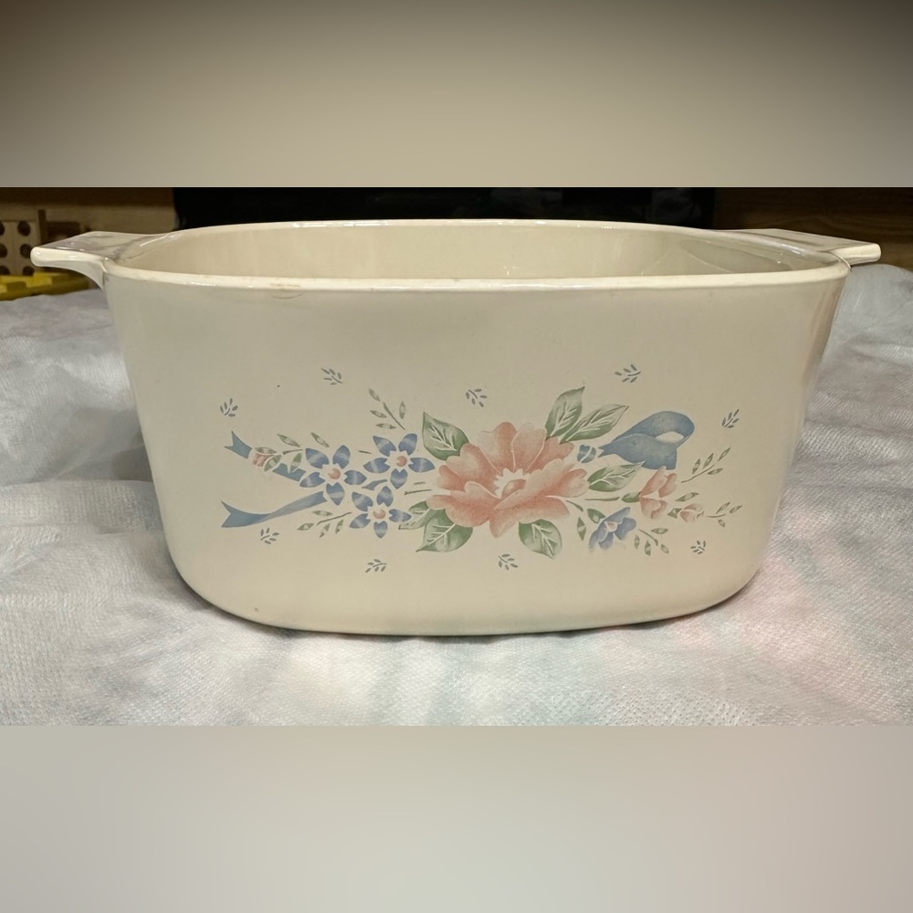 3 quart Corningware Symphony Casserole Dish